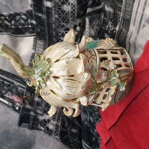 Heather gold mink Blue sky T light holder